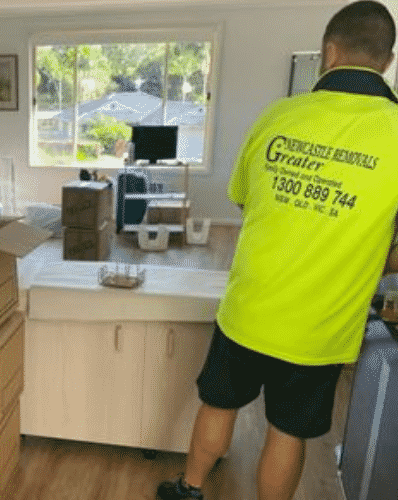 Removalist of Greater Newcastle Removals providing prepacking service